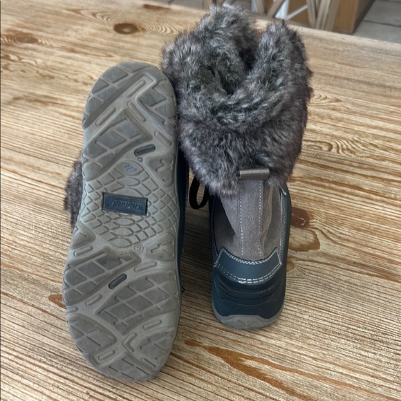 Khombu women’s fur lined boots, size 8 - Picture 6 of 6